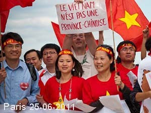 bieutinh-paris-2011.jpg